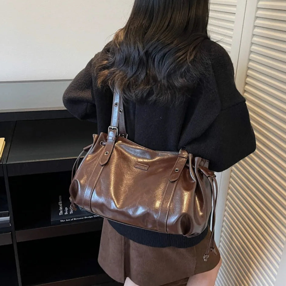 Sam – Spacious Shoulder Bag