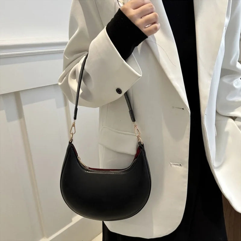 Julia - Half moon bag