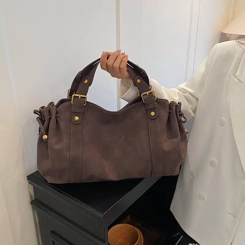 Kiara - Suede bowling bag