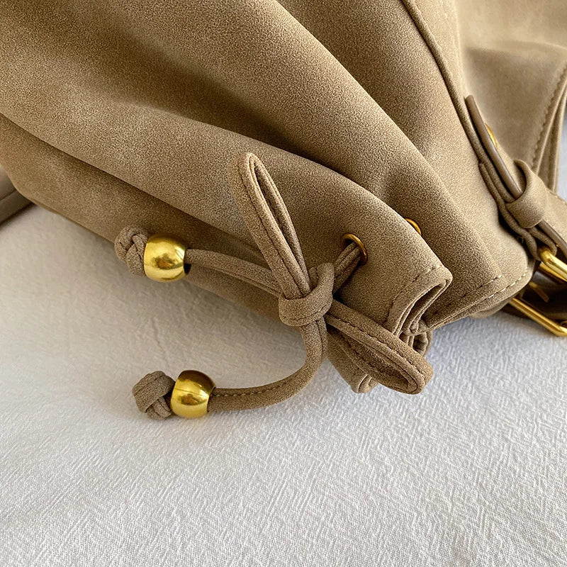 Kiara - Suede bowling bag