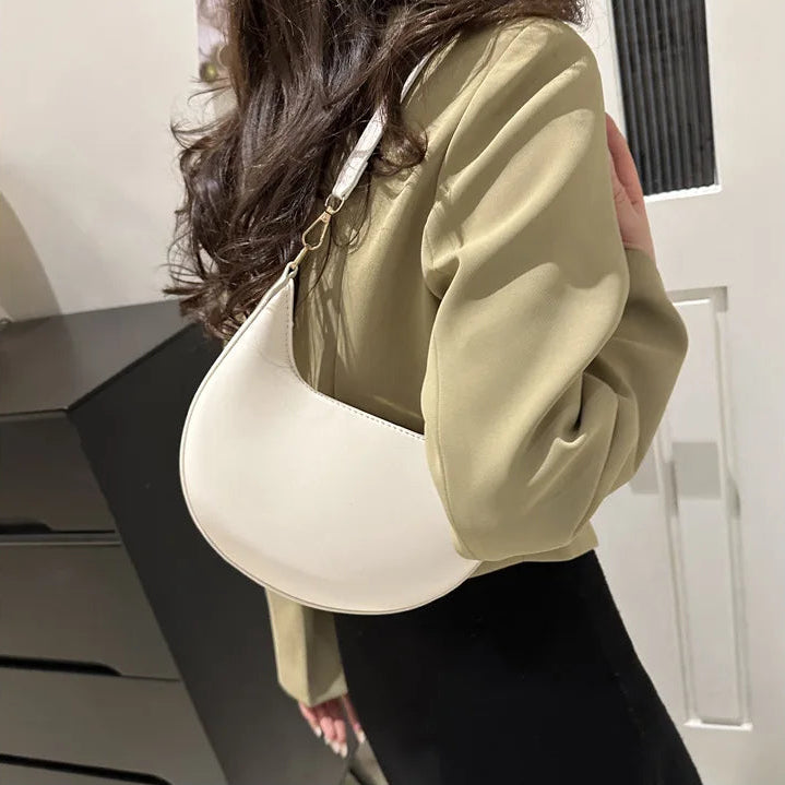 Julia - Half moon bag