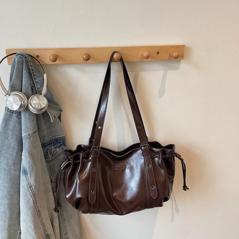 Sam – Spacious Shoulder Bag