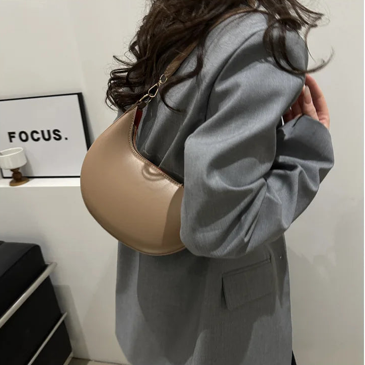 Julia - Half moon bag