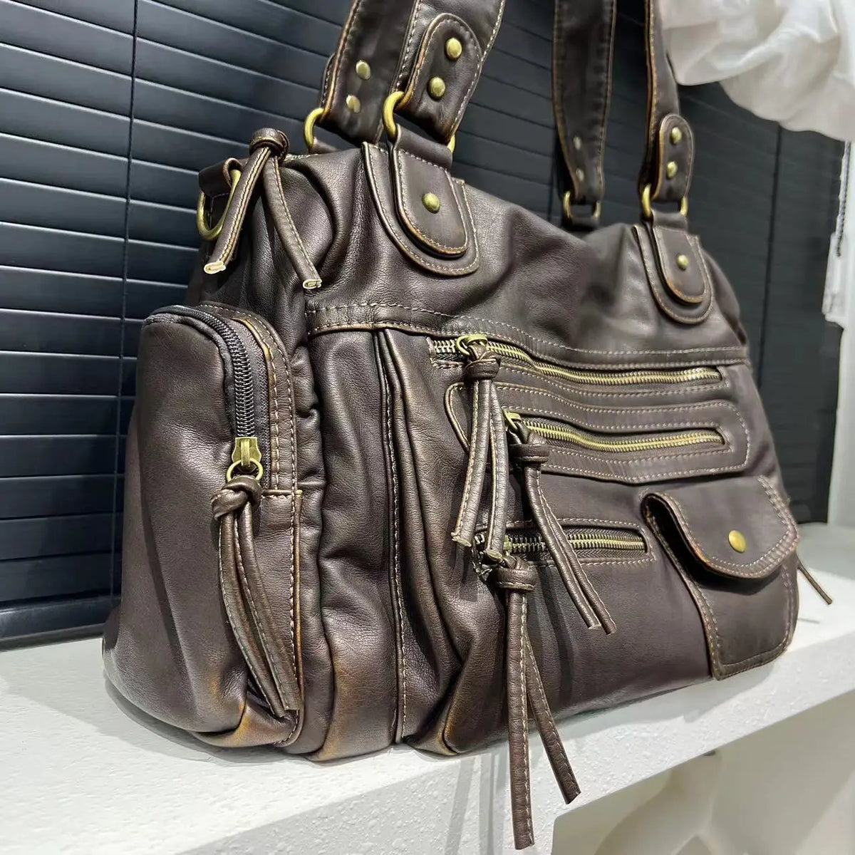 Inès – Crossbody Multi Pocket Bag