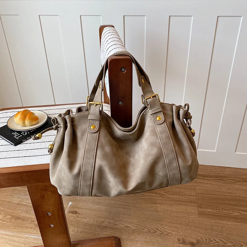 Kiara - Suede bowling bag
