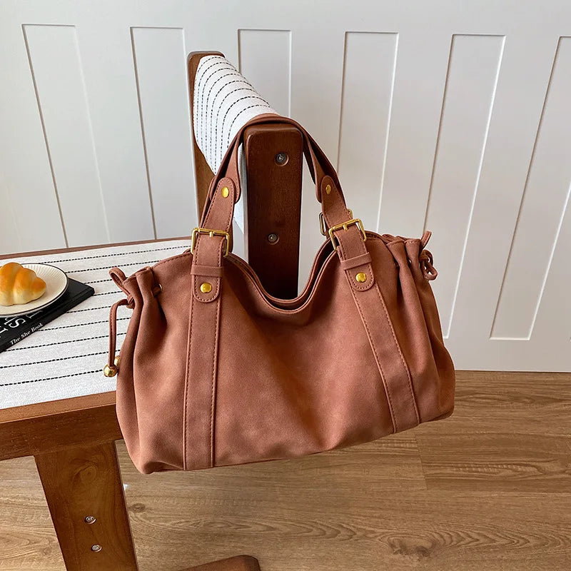 Kiara - Suede bowling bag