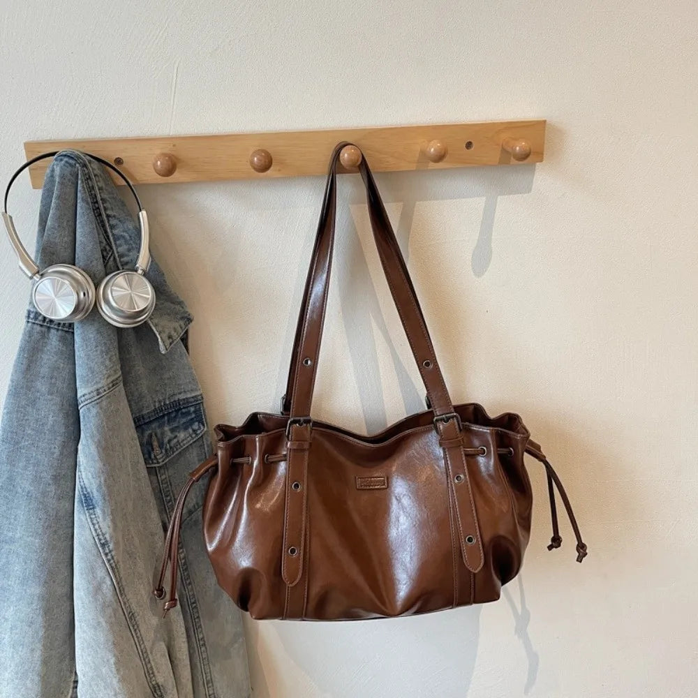 Sam – Spacious Shoulder Bag