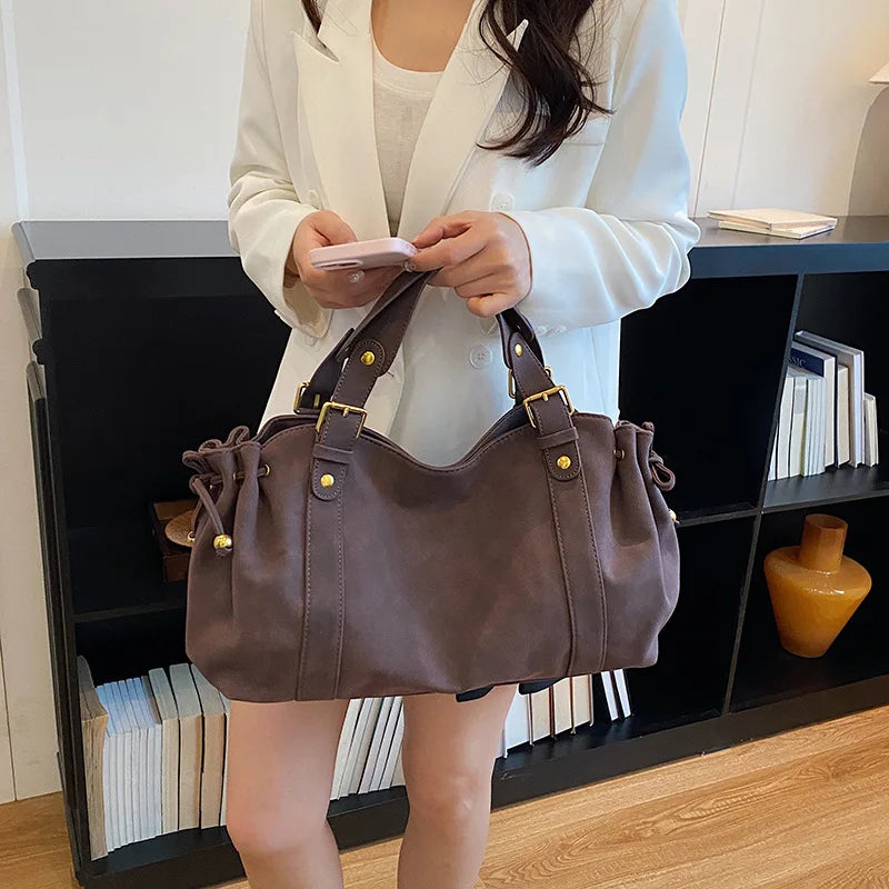 Kiara - Suede bowling bag