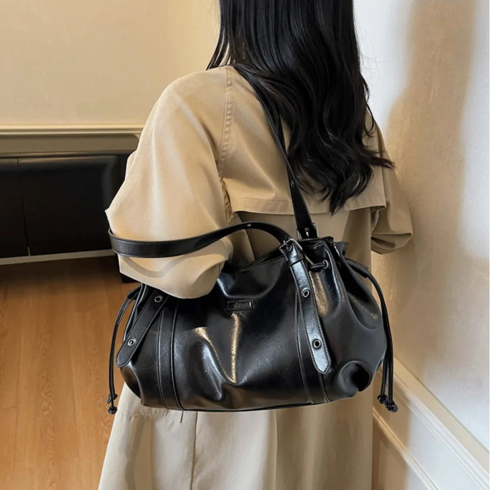 Sam – Spacious Shoulder Bag
