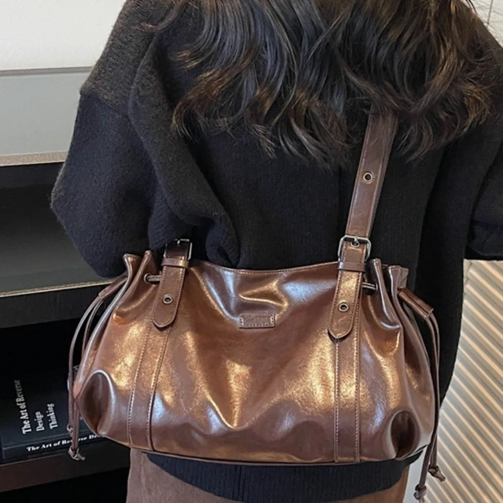 Sam – Spacious Shoulder Bag