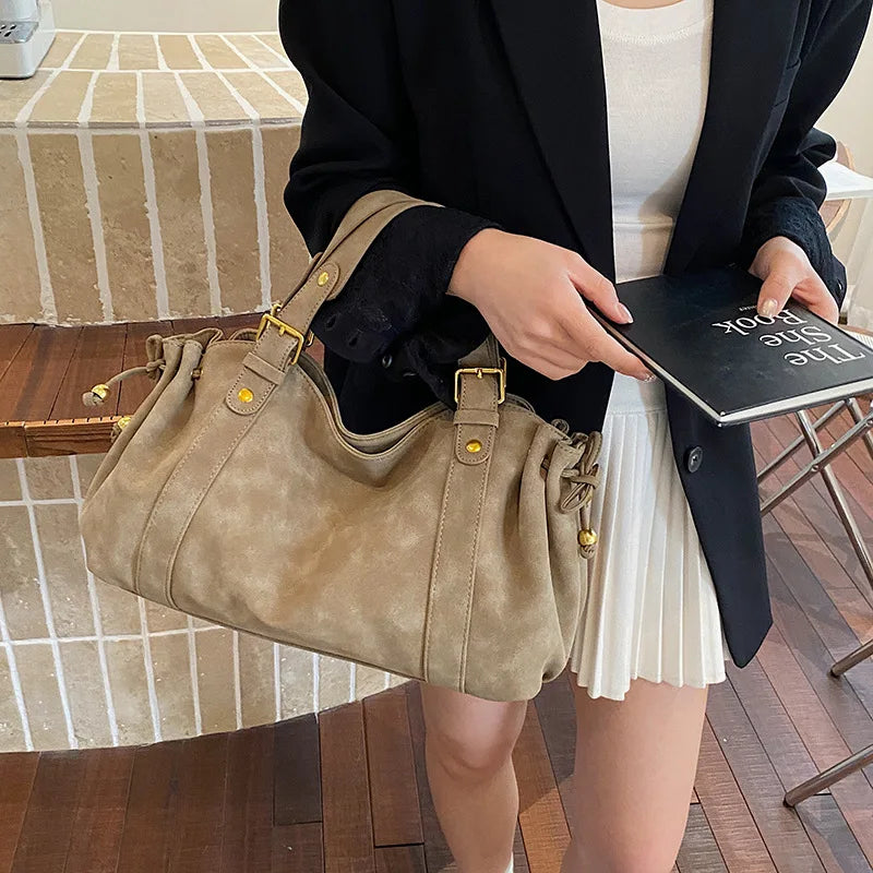 Kiara - Suede bowling bag