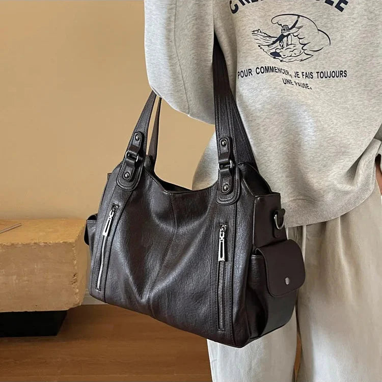 Karine - Multi pocket bag