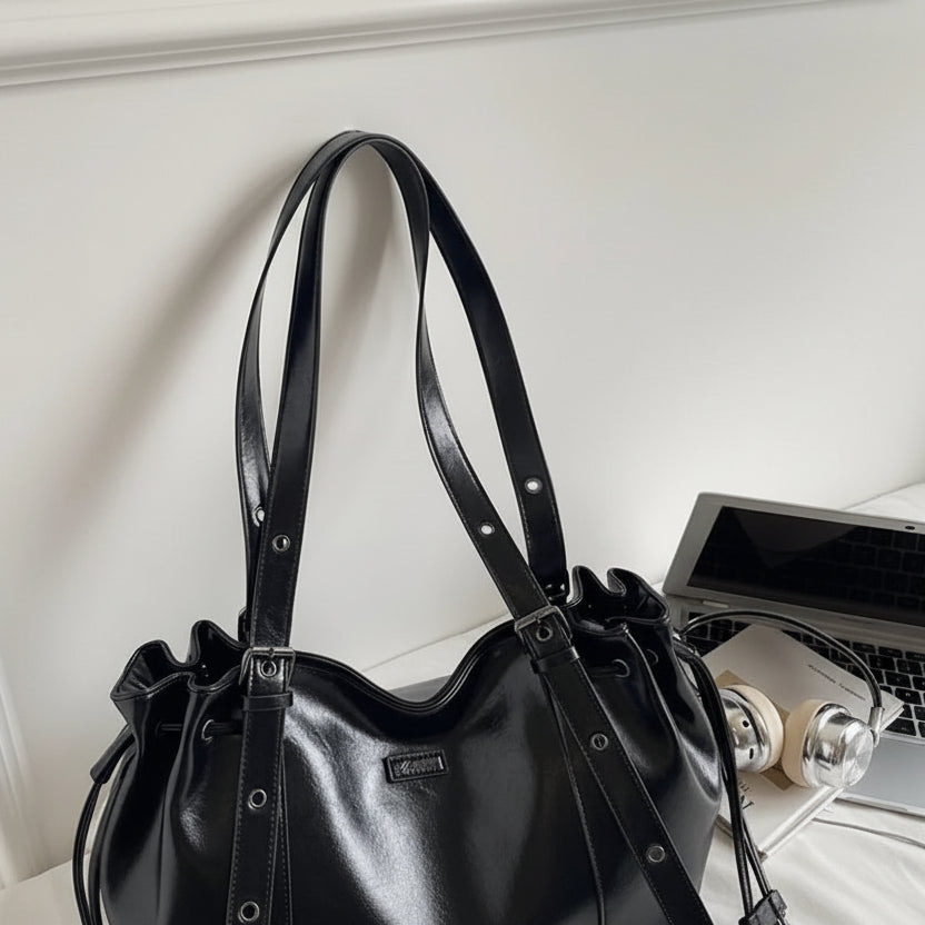 Sam – Spacious Shoulder Bag