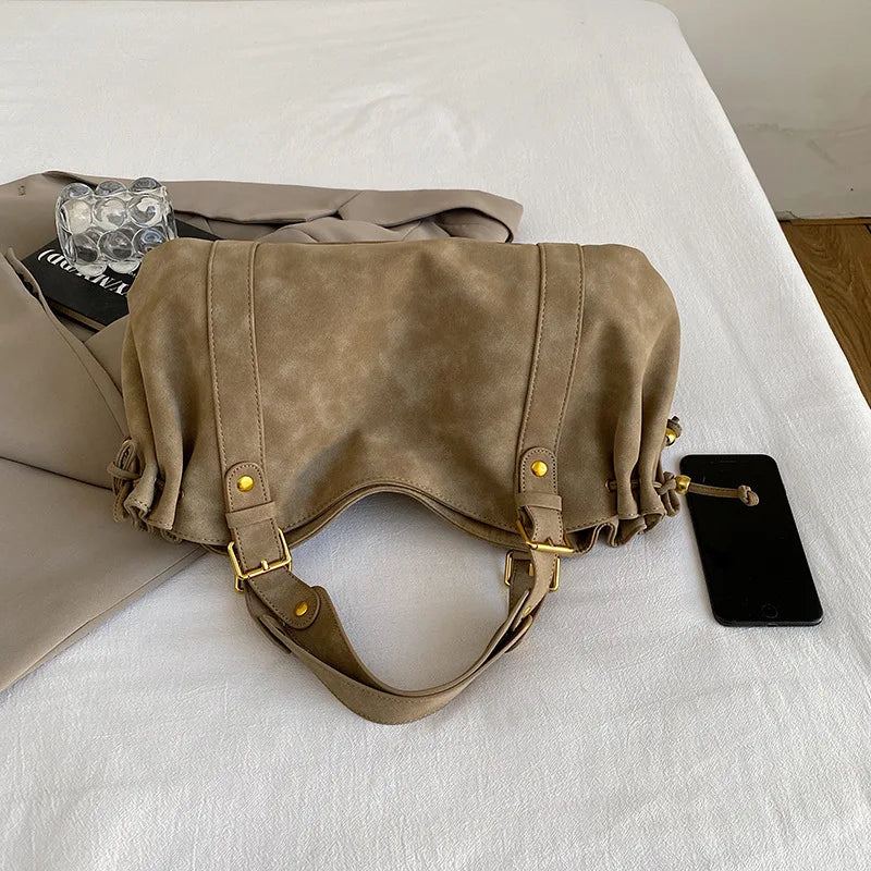 Kiara - Suede bowling bag