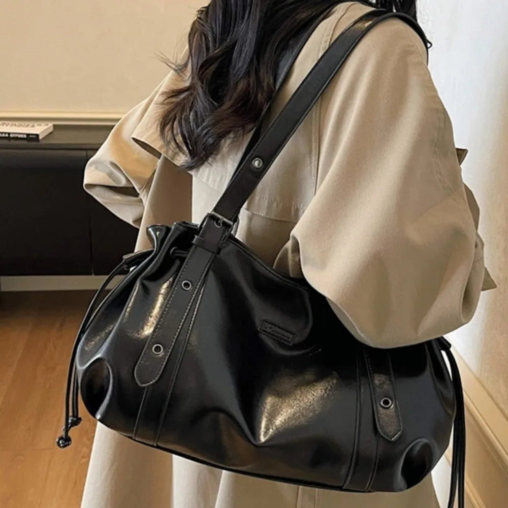 Sam – Spacious Shoulder Bag