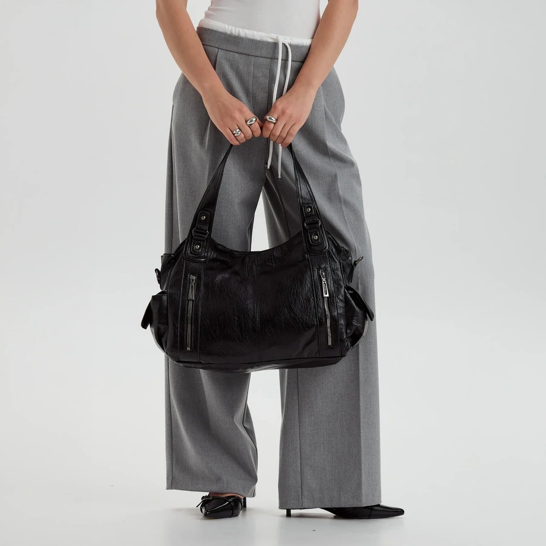 Karine - Multi pocket bag
